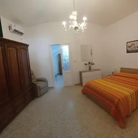 Porto Nuovo *